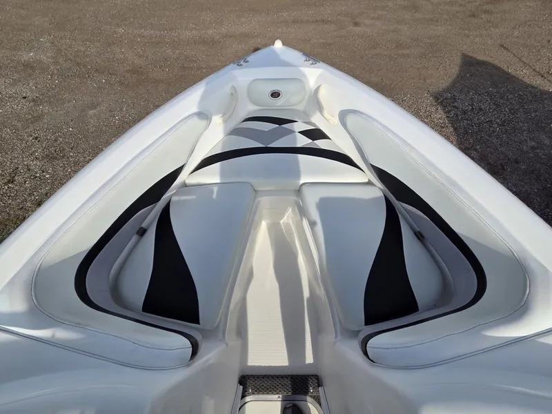 Slide: The Image of Smoker Craft V186 Alante 2001 - 14