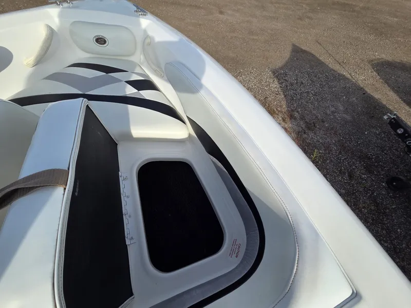 Slide: The Image of Smoker Craft V186 Alante 2001 - 15