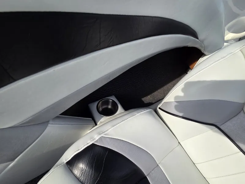 Slide: The Image of Smoker Craft V186 Alante 2001 - 20