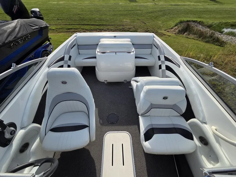 Slide: The Image of Smoker Craft V186 Alante 2001 - 23