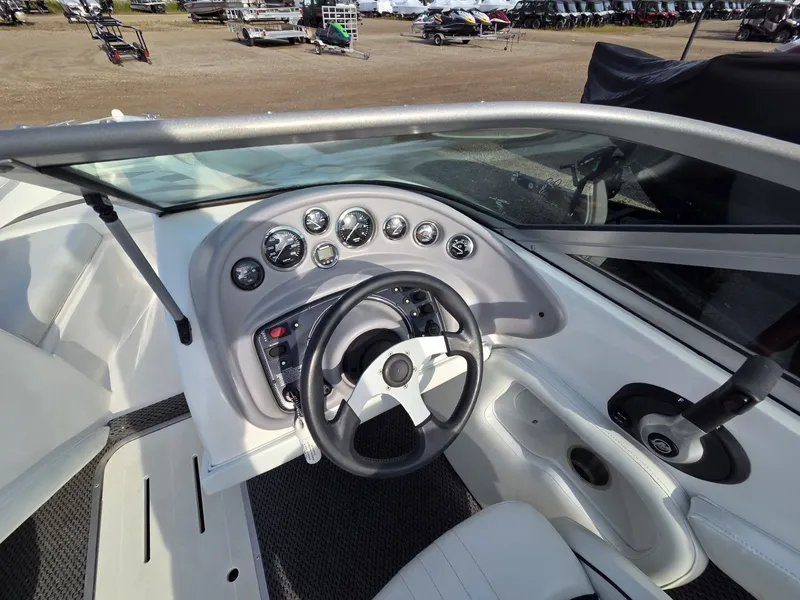 Slide: The Image of Smoker Craft V186 Alante 2001 - 24