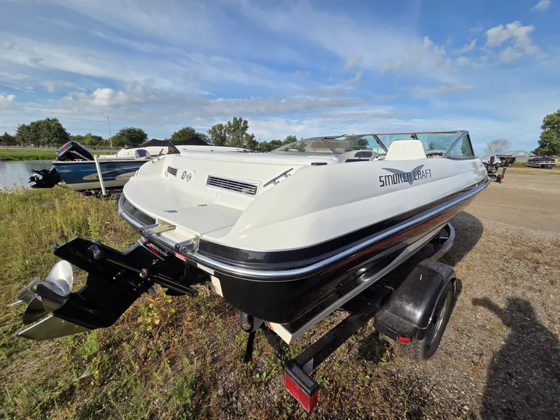 Slide: The Image of Smoker Craft V186 Alante 2001 - 5