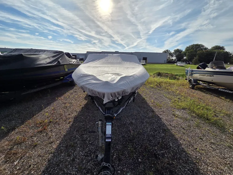 Slide: The Image of Smoker Craft V186 Alante 2001 - 9