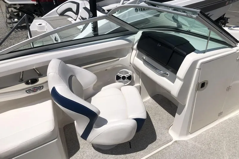 Slide: The Image of Volvo Penta engine in 2011 Chaparral 206 SSi boat, detailed view. - 9