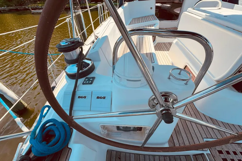 Slide: The Image of Steering wheel and controls of 2008 Jeanneau Sun Odyssey 45 DS sailboat. - 11