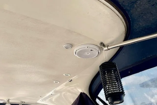 Slide: The Image of Ceiling of 2005 Regal Commodore 4260 with speaker and hanging lantern. - 26