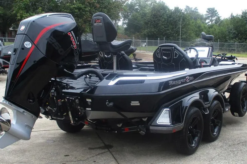 Slide: The Image of 2026 Ranger Z520R Cup-Equipped boat with powerful engine and sleek design. - 6