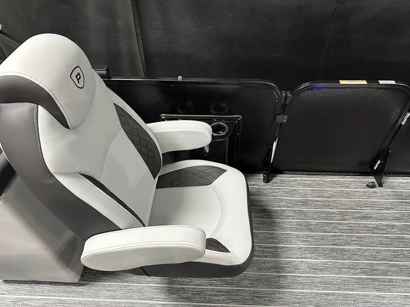 Slide: The Image of Premier 230 Sunsation 2026 - 37