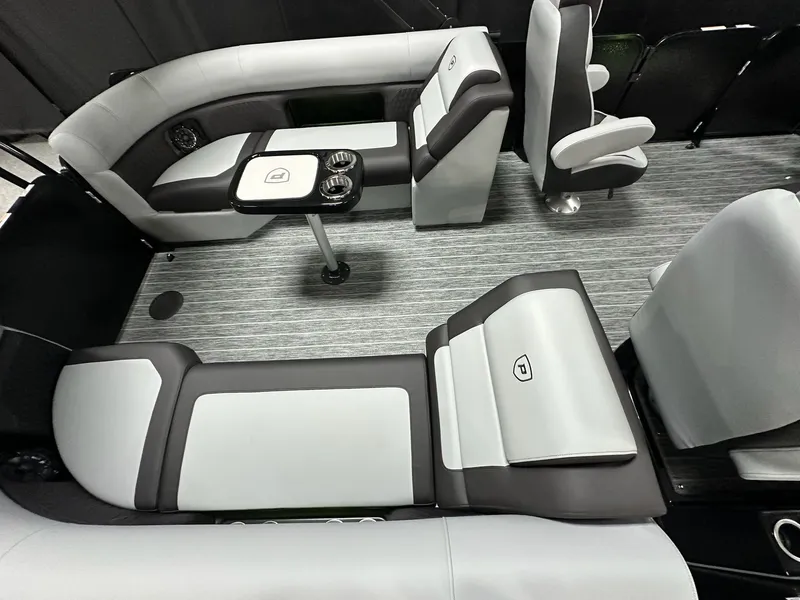 Slide: The Image of Premier 230 Sunsation 2026 - 4