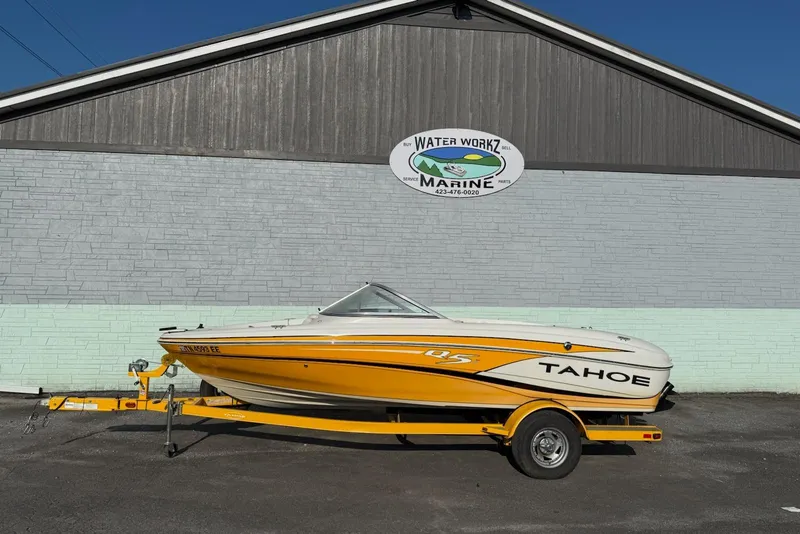 The Image of 2013 Tahoe Q5 boat on trailer outside Water Workz Marine building. - 0
