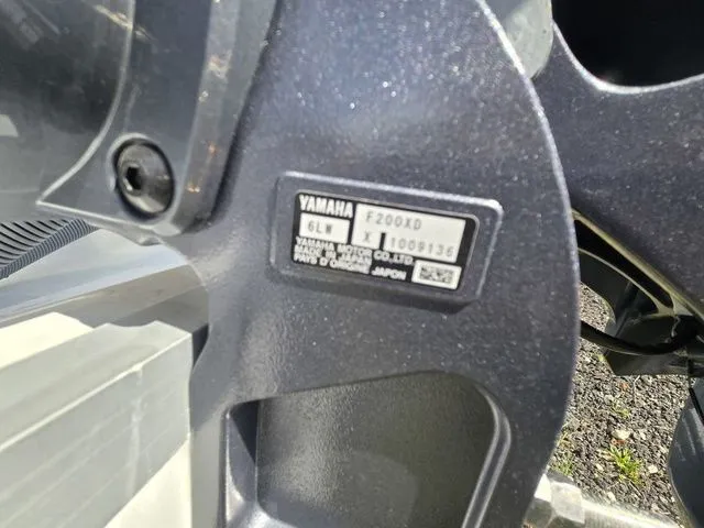 Slide: The Image of Sea Hunt Ultra 235 SE 2026 - 3