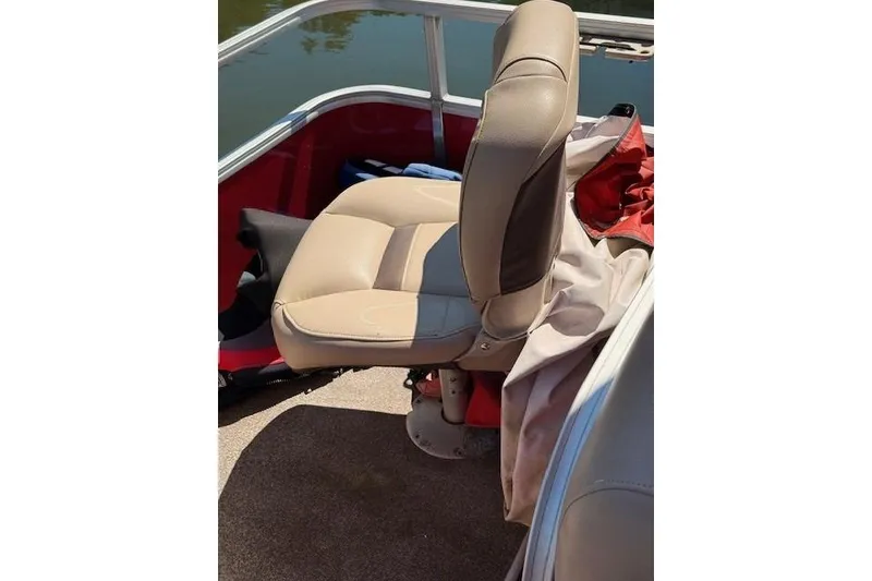 Slide: The Image of 2017 Sun Tracker Bass Buggy 18 DLX boat seat with beige upholstery. - 7