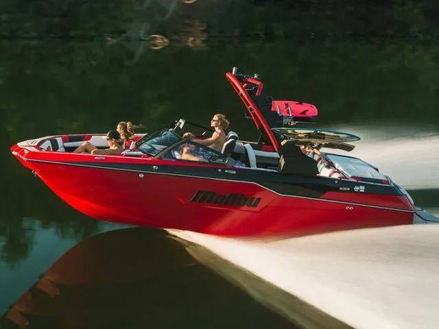 The Image of Malibu M220 2021 - 1