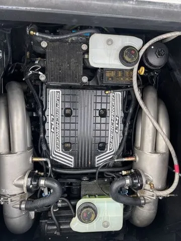 Slide: The Image of Malibu M220 2021 - 16