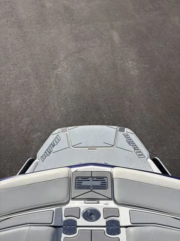 Slide: The Image of Malibu M220 2021 - 23