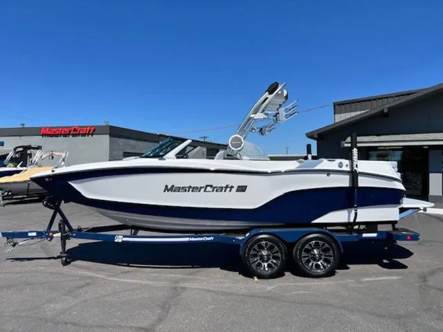 The Image of MasterCraft XT22 2026 - 1