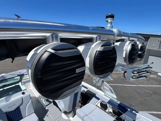 Slide: The Image of MasterCraft XT22 2026 - 13