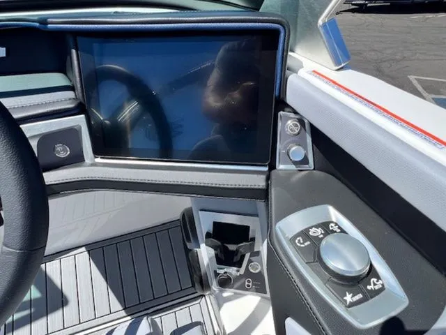 Slide: The Image of MasterCraft XT22 2026 - 22