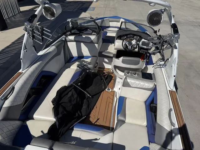 Slide: The Image of Tigé Z3 2015 - 10