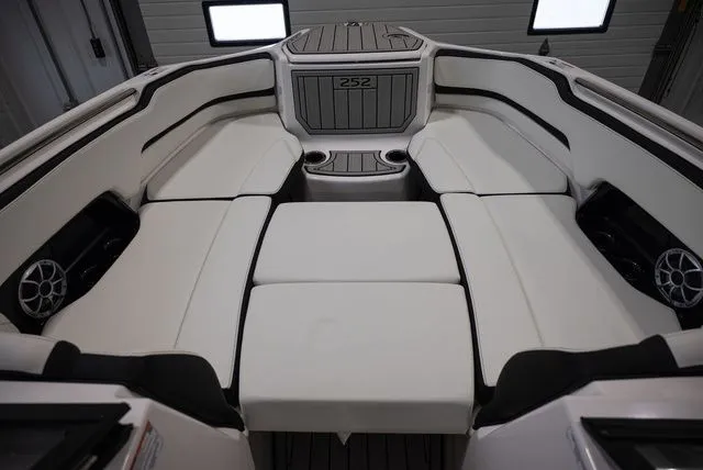 Slide: The Image of Yamaha 252S 2026 - 14