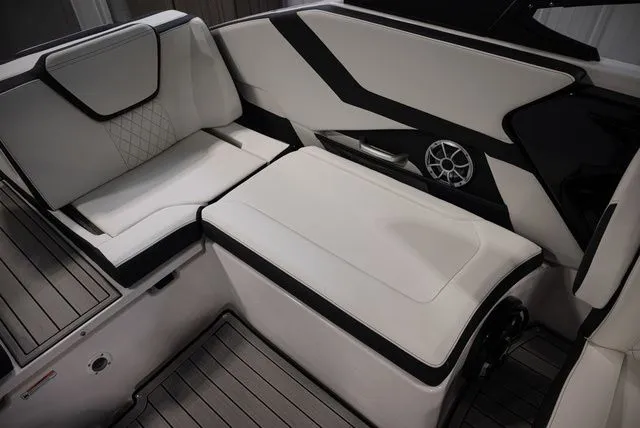 Slide: The Image of Yamaha 252S 2026 - 17