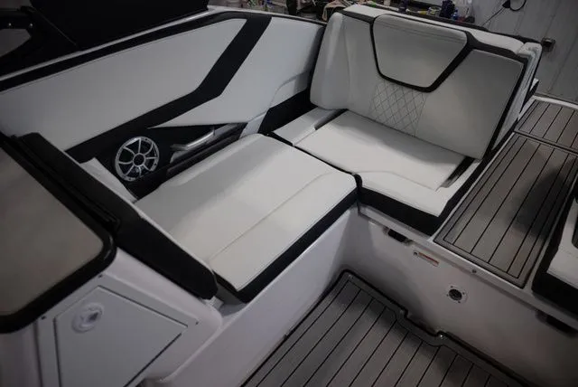 Slide: The Image of Yamaha 252S 2026 - 18