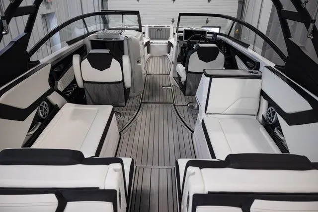 Slide: The Image of Yamaha 252S 2026 - 7