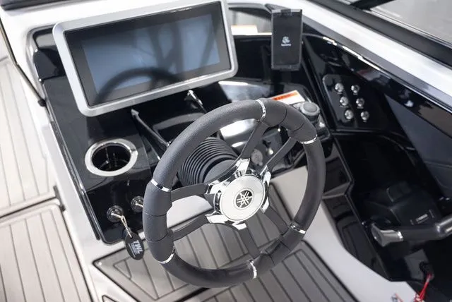 Slide: The Image of Yamaha 252S 2026 - 9