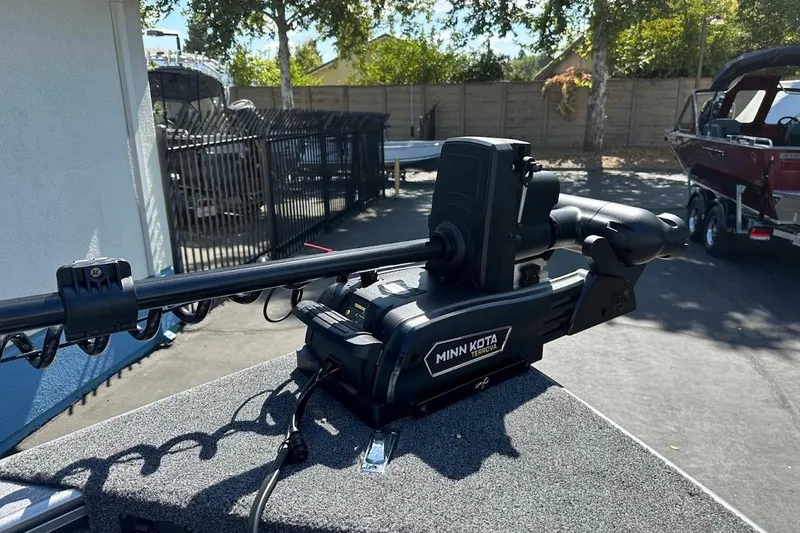 Slide: The Image of Minn Kota Terrova trolling motor on 2025 Lund 1875 Pro-V boat deck. - 39