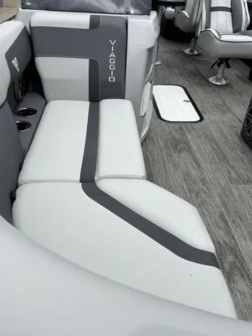 Slide: The Image of Viaggio X22Q / DF250ATXSS 2026 - 10