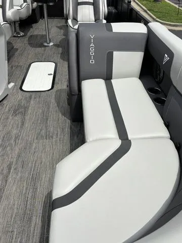 Slide: The Image of Viaggio X22Q / DF250ATXSS 2026 - 12