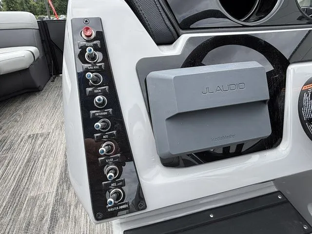 Slide: The Image of Viaggio X22Q / DF250ATXSS 2026 - 16