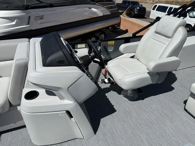 Slide: The Image of Godfrey Sweetwater 2286 FS Sport Tube 27 in. Package 2026 - 6