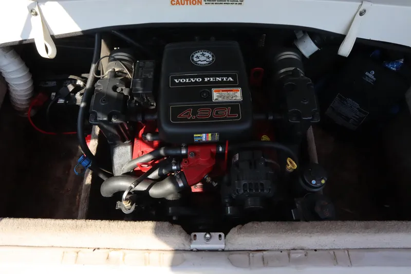 Slide: The Image of 2008 Stingray 195 LS/LX/LR engine compartment featuring Volvo Penta 4.3GL motor. - 13