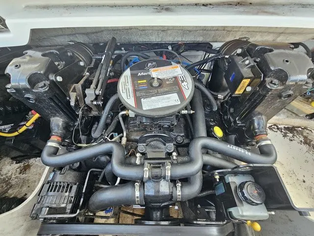 Slide: The Image of Crownline Boats 19 SS 2009 - 11