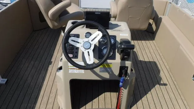 Slide: The Image of Silver Wave 230 Grand Costa CC 2019 - 11