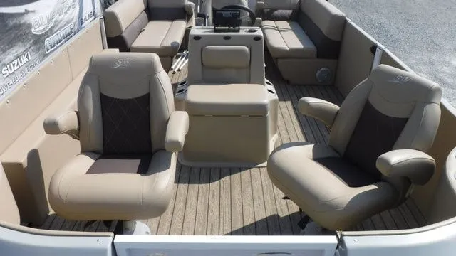 Slide: The Image of Silver Wave 230 Grand Costa CC 2019 - 6