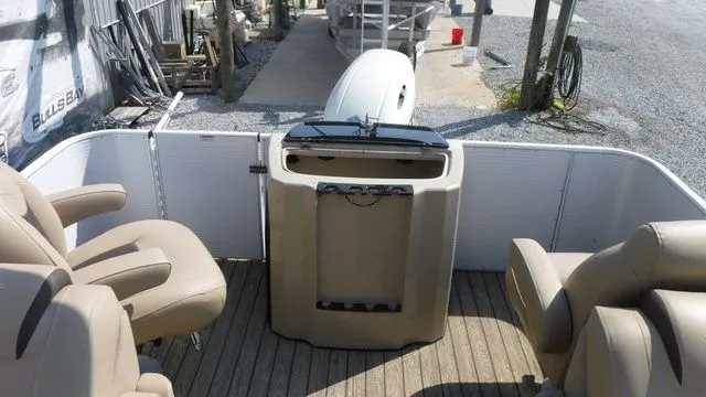 Slide: The Image of Silver Wave 230 Grand Costa CC 2019 - 8