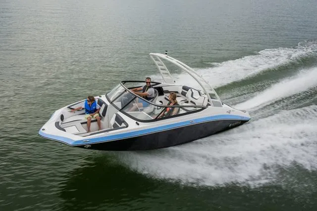 Slide: The Image of Yamaha 195S 2025 - 19