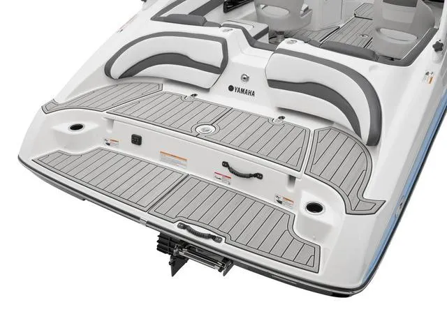 Slide: The Image of Yamaha 195S 2025 - 31