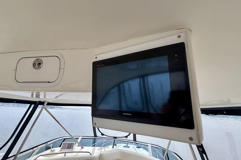 Slide: The Image of Garmin display on 2003 Sea Ray 480 Sedan Bridge yacht's helm. - 22