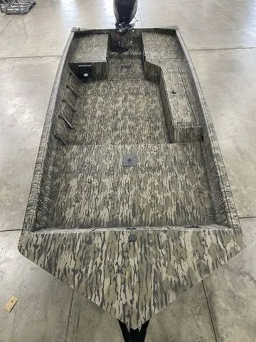 Slide: The Image of SeaArk DXS 1860 SLD 2026 - 8