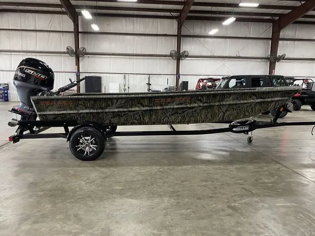 Slide: The Image of SeaArk DXS 1860 SLD 2026 - 11