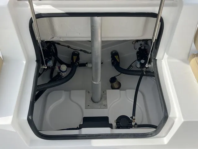 Slide: The Image of Sportsman Heritage 231 Center Console 2026 - 18