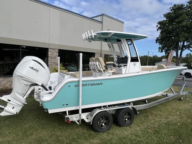 Slide: The Image of Sportsman Heritage 231 Center Console 2026 - 22