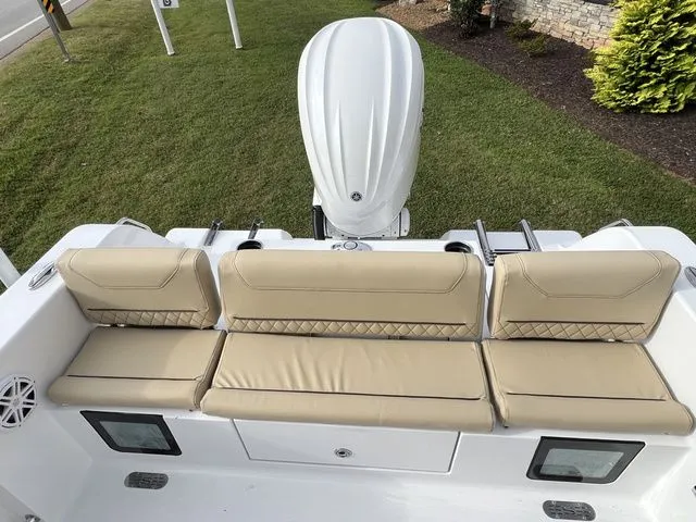 Slide: The Image of Sportsman Heritage 231 Center Console 2026 - 8