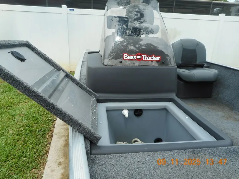 Slide: The Image of Tracker Bass Tracker Classic XL 2020 - 11