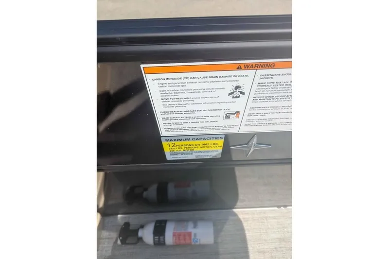 Slide: The Image of 2025 Berkshire 22RFX CTS warning label and capacity information, featuring safety instructions. - 10