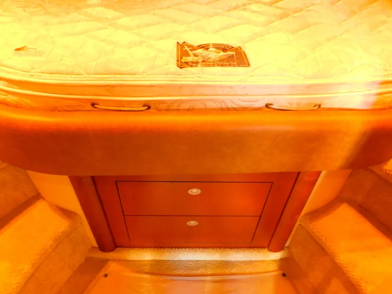 Slide: The Image of Sea Ray 40 Sundancer 2007 - 41