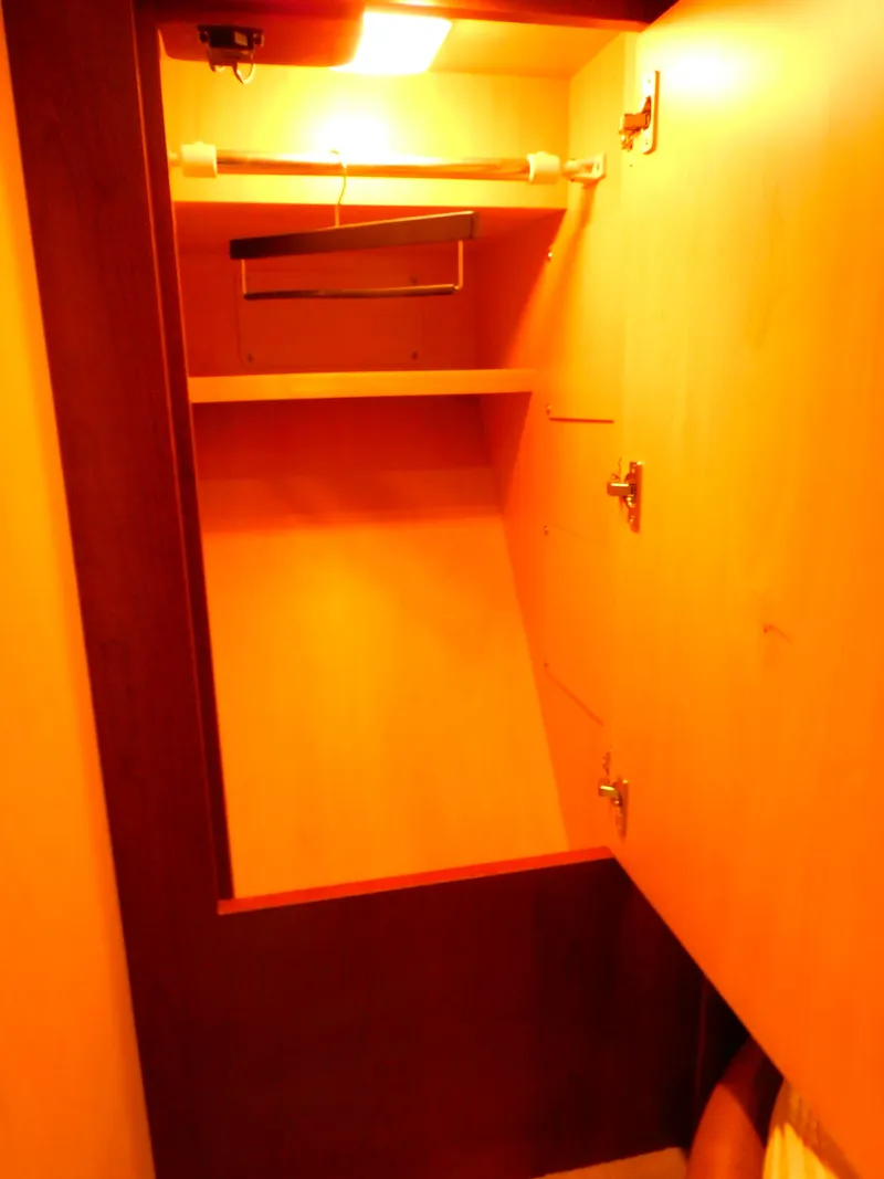 Slide: The Image of Sea Ray 40 Sundancer 2007 - 47